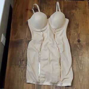 Maidenform flexes shapewear 38C